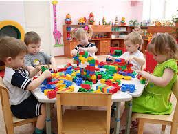 Образовательный процесс в ДНР приостановлен, но дети работающих родителей могут посещать детские сады и школы