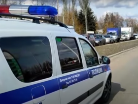 На улицах Горловки машины полиции оповещают горожан о всеобщей военной мобилизации (видео)