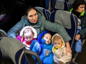 Как беженцам из Донбасса получить в РФ выплату 10 тысяч рублей
