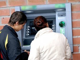 Какие ограничения на снятие наличных средств установлены банками Украины