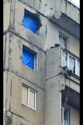 В Горловке устраняют последствия обстрела жилого фонда в жилмассиве "Комсомолец" (фото)