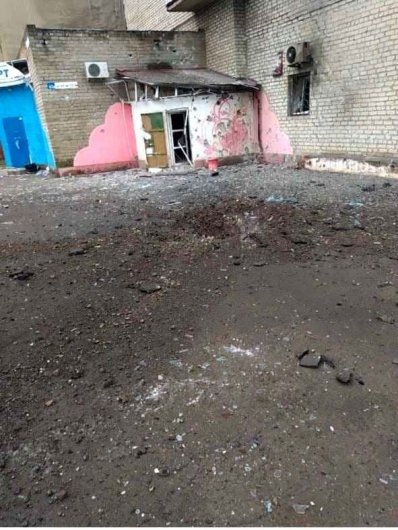 В Горловке снаряд разорвался перед многоэтажкой в жилмассиве "Комсомолец" (фото)