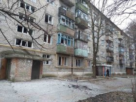 ВСУ уже неделю массировано обстреливают прифронтовые города и поселки ДНР, много погибших и раненых