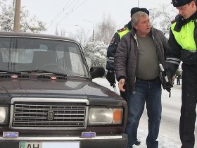 Владельцы авто, из ранее подконтрольных Украине территорий, смогут передвигаться по ДНР на украинских номерах