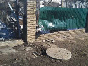 В Пантелелеймоновке в ходе обстрела ранено двое мирных жителей, повреждено 16 зданий (фото)