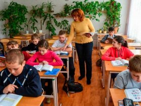 Более 12 000 эвакуированных из ДНР детей возобновили учебу в школах России