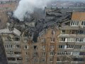Донецк обстрелян из РСЗО "Ураган", прямым попаданием разрушено несколько этажей жилой девятиэтажки (фото)