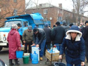С 31 марта в проблемные по водоснабжению районы Горловки будет проходить подвоз воды (график)