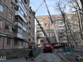 Жилец разрушенной многоэтажки в Донецке рассказал, как пытался спасти жену, заблокированную в соседней комнате