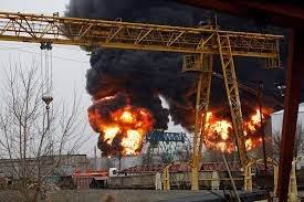 Два вертолета ВСУ Украины нанесли удары по нефтебазе в российском Белгороде