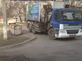В Горловке, на данный момент, не вывозят бытовой мусор в частном секторе