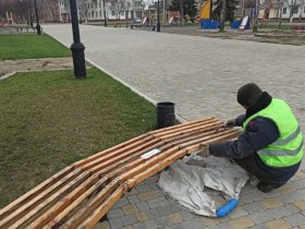 В Горловке приводят в порядок бульвар Димитрова и площадь Горлова, идет засыпка ям по улице Пушкинской (фото)