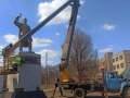Коммунальные службы Горловки ремонтируют городские памятники