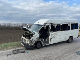 Микроавтобус с жителями ДНР попал в ДТП в Ростовской области, 1 человек погиб, трое получили травмы