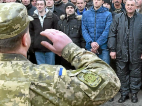 Мужчины призывного возраста обязаны будут вернуться в Украину за 15 дней,  под угрозой 10 лет лишения свободы