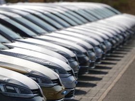 В апреле 11 автобрендов подняли цены на автомобили в России