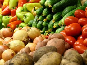 Украинские фермеры из Запорожья и Херсона начали массовые поставки овощей в Крым по низким ценам
