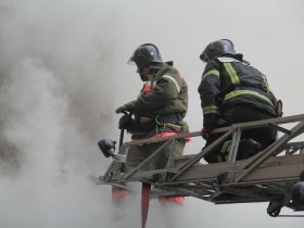 За сутки на пожарах в пятиэтажках Горловки один человек погиб, еще один пострадал