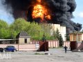 В Макеевке в результате обстрела горит нефтебаза, один человек погиб