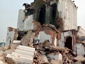 Фотофакт: в результате обстрелов разрушен Свято-Георгиевский скит на территории Святогорской Лавры