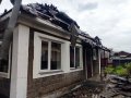 Донецк вновь под сильными обстрелами: ранена женщина, сгорел магазин, повреждена школа
