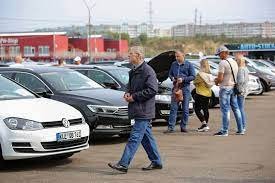 Украинские беженцы в Европе начали массово распродавать свои авто, на которых приехали из Украины