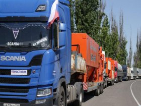 Третья по счету колонна с комплектующими асфальтобетонного завода прибыла в ДНР из России