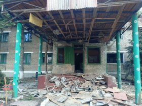 В Горловке обстрелами серьезно разрушены два детских сада, пострадал воспитатель