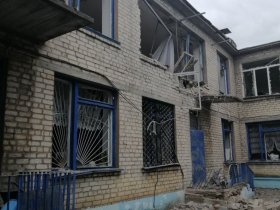 В Горловке прямые попадания снарядов в школу и многоэтажки по проспекту Ленина 130 и 132 (фото)