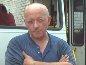 В Горловке восстановят городской автобус, получивший повреждения при обстреле города (видео)