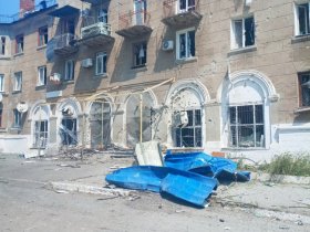 В Горловке обстреляли два поселка, повреждены жилые дома, здание ДК и гараж (фото)
