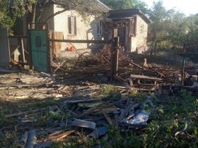 В результате обстрела поселка Румянцево в Горловке погиб мужчина, еще три человека ранены