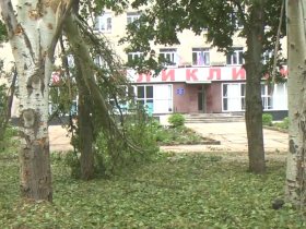 В Горловке при обстреле повреждено здание городской больницы № 1 (видео)