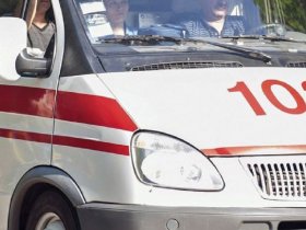 В результате прямого попадания снаряда в жилой дом в Горловке ранены мирные жители