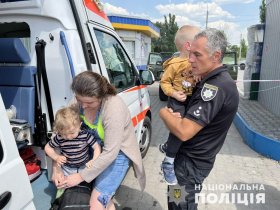 Детей из Донбасса будут эвакуировать при согласии одного из родителей — Нацполиция