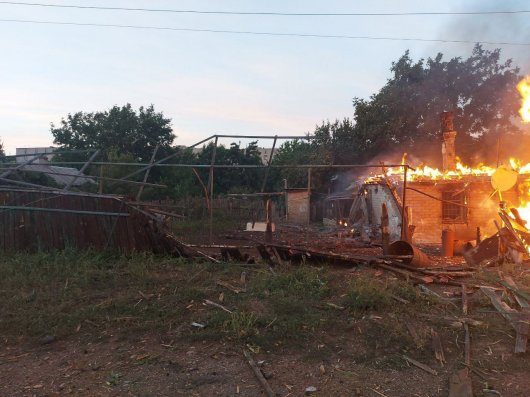 В Никитовском районе Горловке зафиксировано прямое попадание снарядов в жилые дома