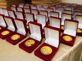 846 выпускников ДНР закончили школы с золотыми медалями в 2022 году