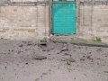 В Калининском районе Горловки зафиксировано прямое попадание снаряда в многоквартирный дом