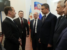 Дмитрий Медведев с силовыми министрами РФ впервые посетил ЛНР, и провел совещание с Пушилиным и Пасечником