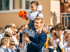 Школьники ДНР начнут учебу с 1 сентября (график каникул)