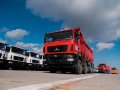 Россия передала Мариуполю полсотни единиц спецтехники и контейнеры для ТКО