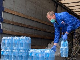 Процедура выдачи питьевой воды жителям городов ДНР через местные школы, будет упрощена
