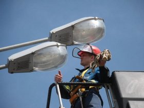 Масштабное освещение Дебальцево: в городе делают наружное освещение улиц, которые не освещались ранее никогда