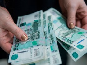 В ДНР уже более 82 тысяч школьников получили по 10 000 рублей