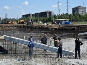 Россия до конца года рассчитывает удвоить число строителей на восстановлении Донбасса
