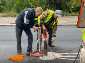 В Енакиево идет масштабный капитальный ремонт асфальтного покрытия (видео)