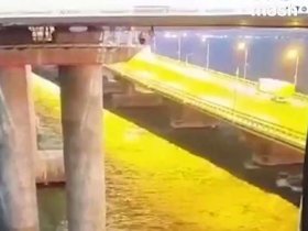 В Сети появились видео момента подрыва Крымского моста, речь может идти о смертнике