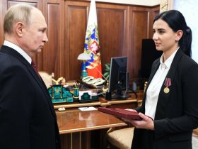 Путин передал Звезду Героя дочери погибшей в боях за Донбасс Ольги Качуры