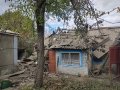 В результате обстрела поселка Гольмовский в Горловке повреждены жилые дома и линия электропередач