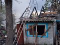 В результате обстрела поселка Гольмовский в Горловке повреждены жилые дома и линия электропередач